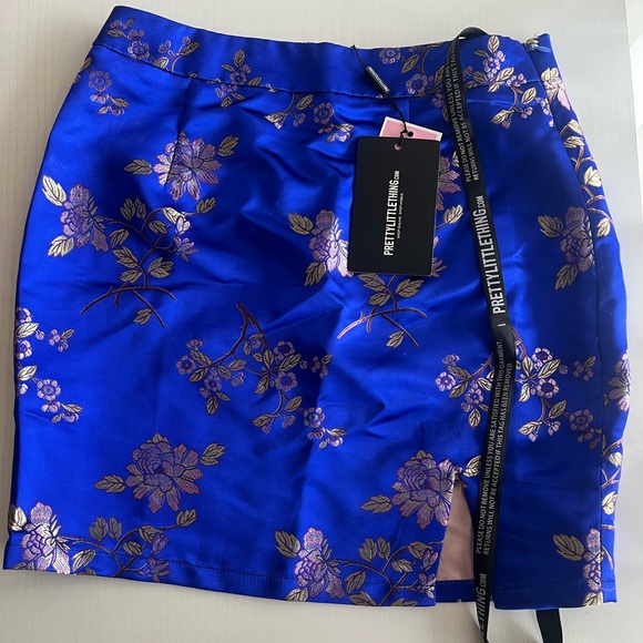 PrettyLittleThing Blue Floral Skirt‎ - Picture 1 of 3